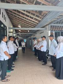 Lurah Sidoharjo Pimpin Briefing Pagi, Evaluasi Kegiatan dan Siapkan Agenda Harian